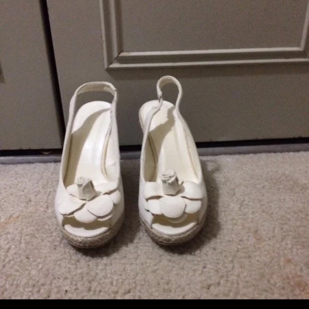 Beautiful forever 21 white wedges shoes